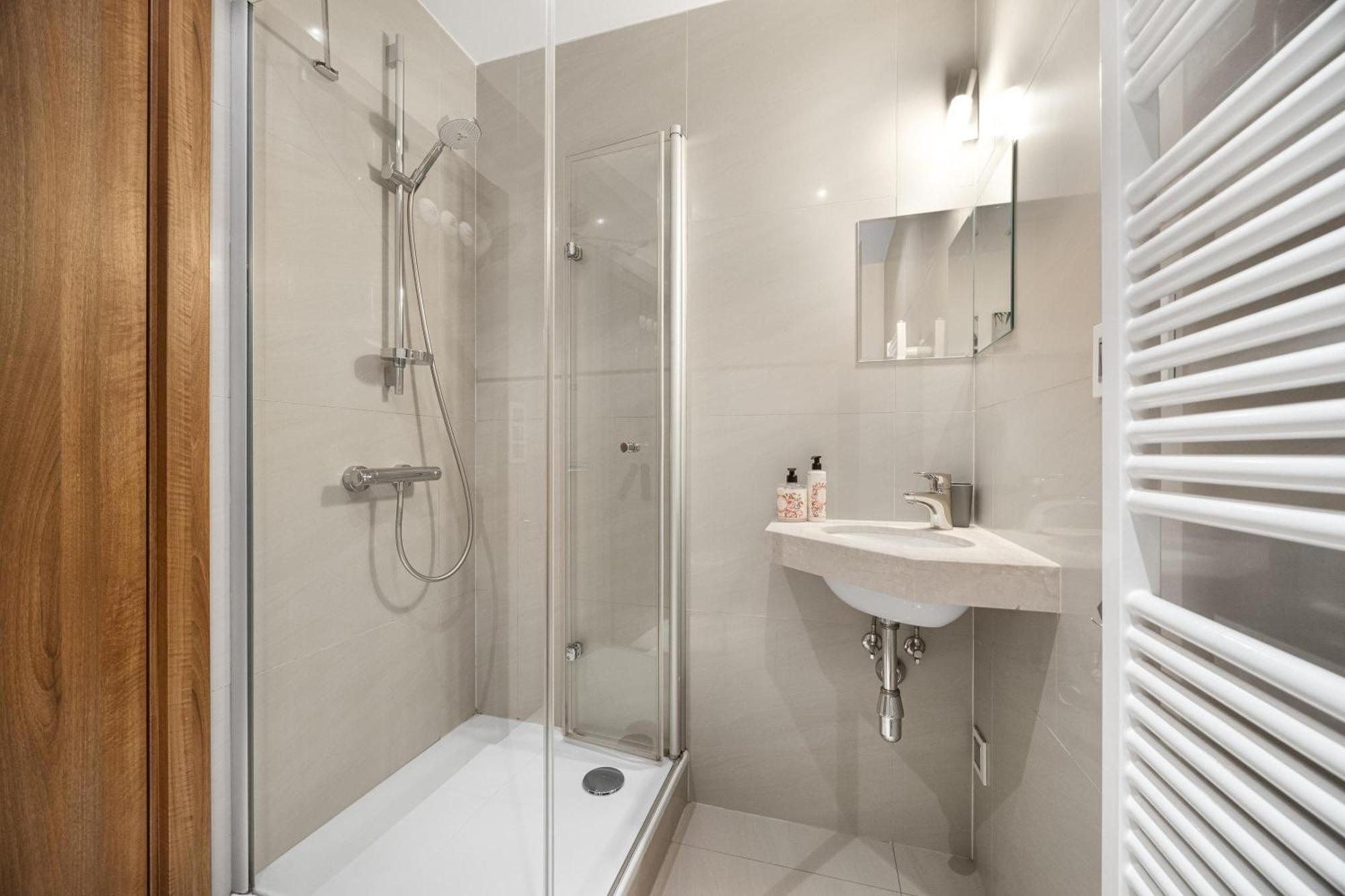 Revon Business Apartment 48 Dunajska Bratislava Ngoại thất bức ảnh